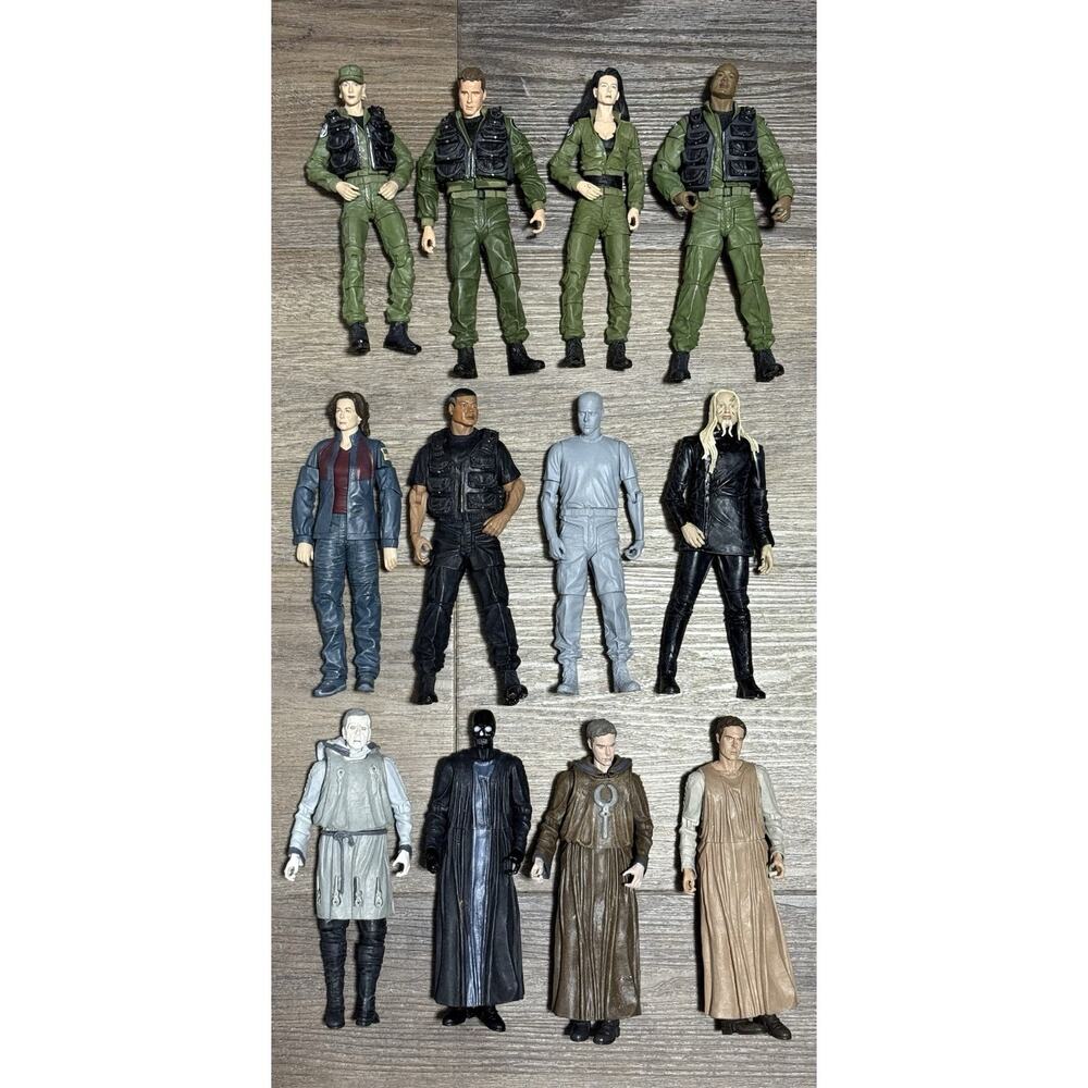 Stargate SG-1 Loose Figure Mixed Lot of 12 Teal'c Daniel Jackson, Anubis & More